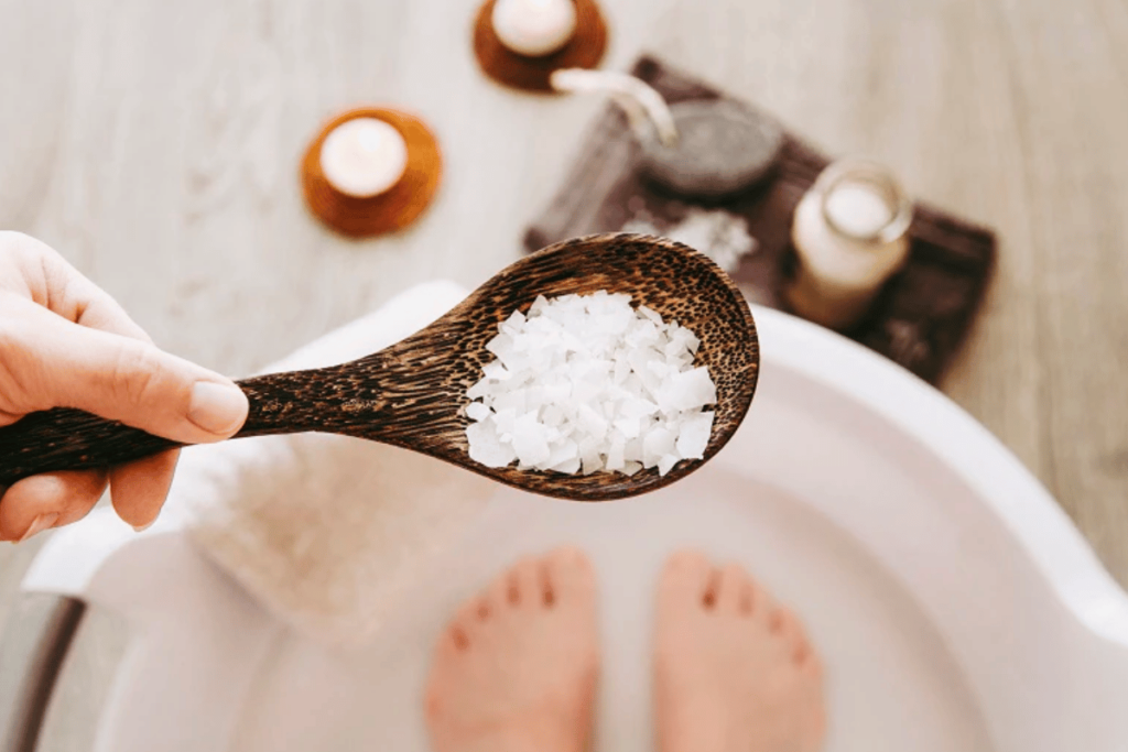 Soaking Feet in Apple Cider Vinegar and Epsom Salt for Weight Loss 5